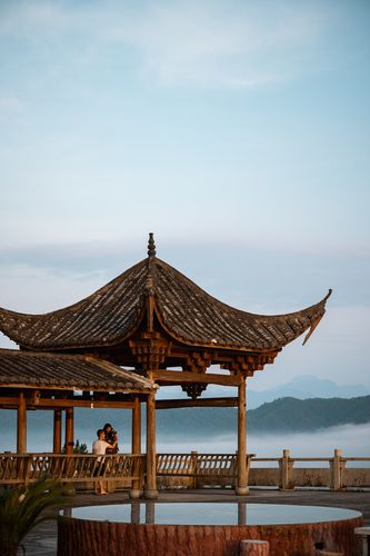 天光云影共徘徊